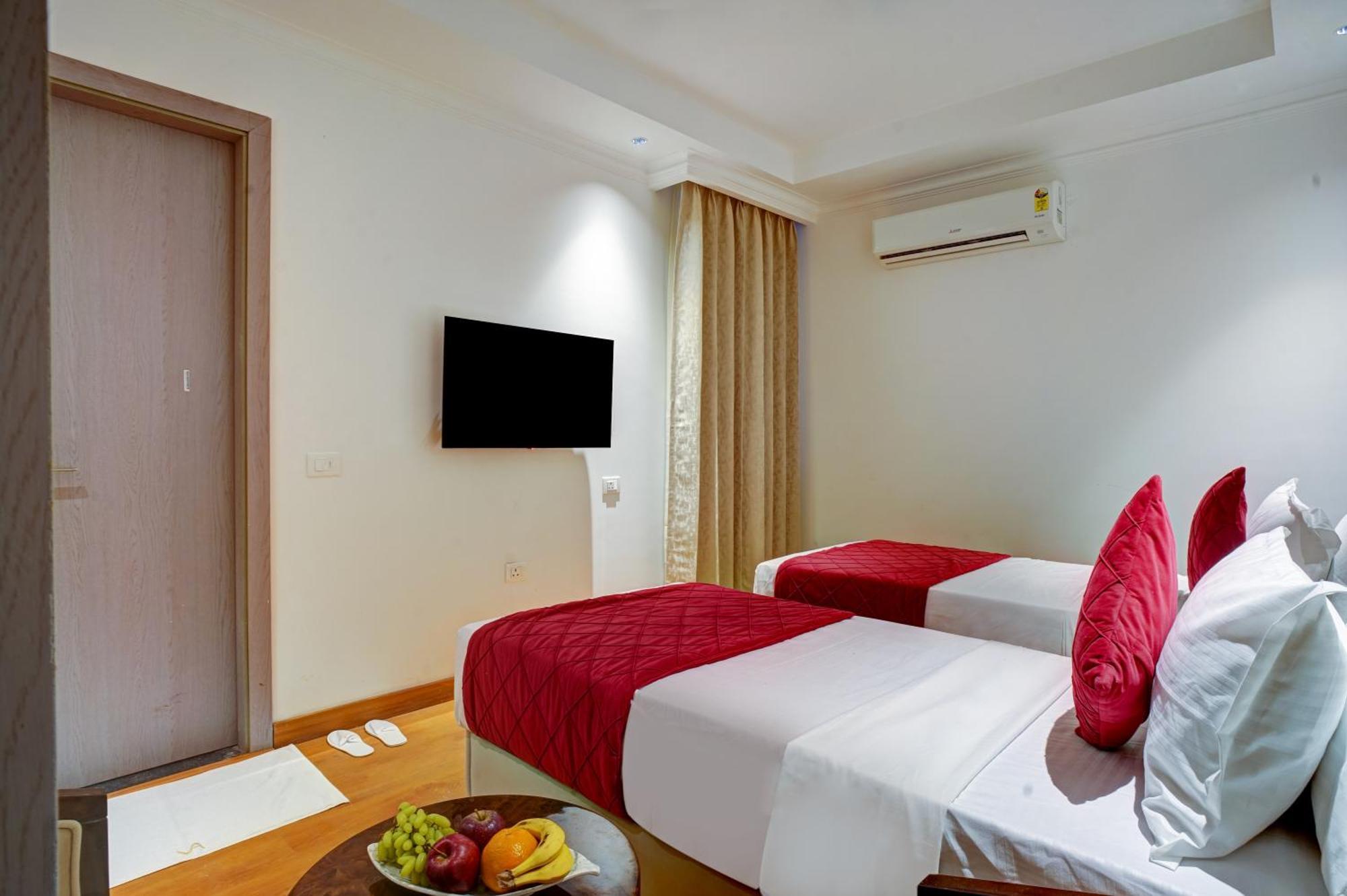 Iva Premium Delhi Airport With Airport Drop Hotel New Delhi Bagian luar foto