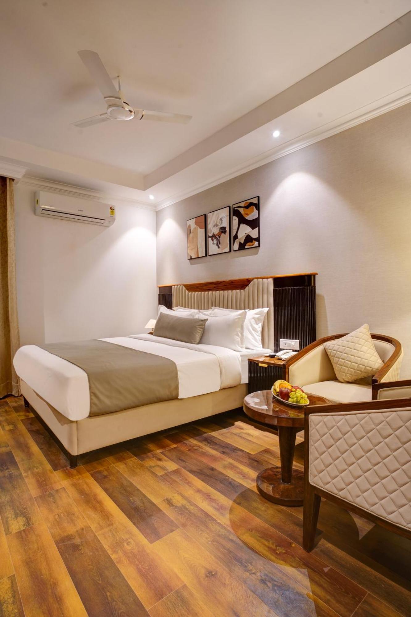 Iva Premium Delhi Airport With Airport Drop Hotel New Delhi Bagian luar foto