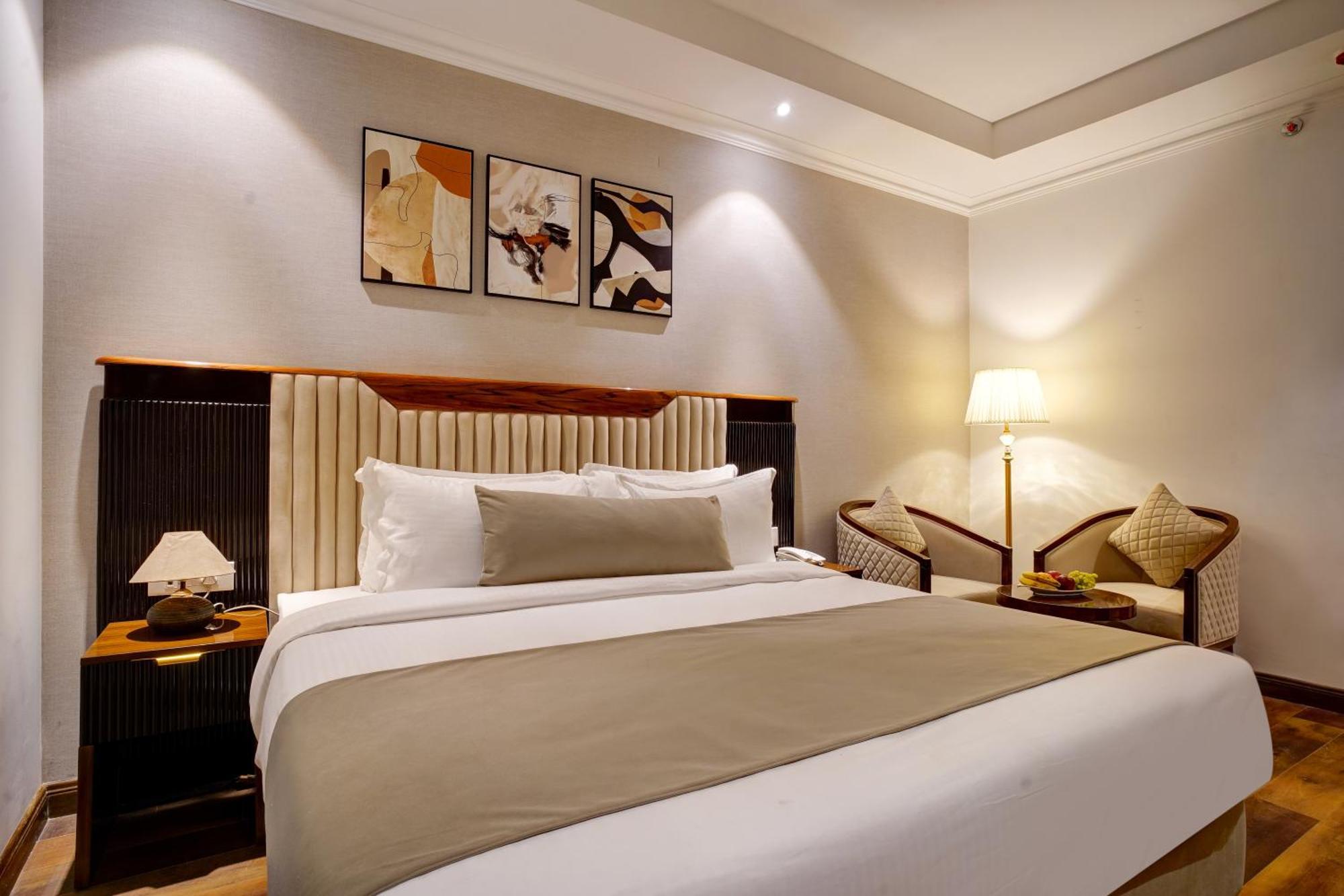 Iva Premium Delhi Airport With Airport Drop Hotel New Delhi Bagian luar foto